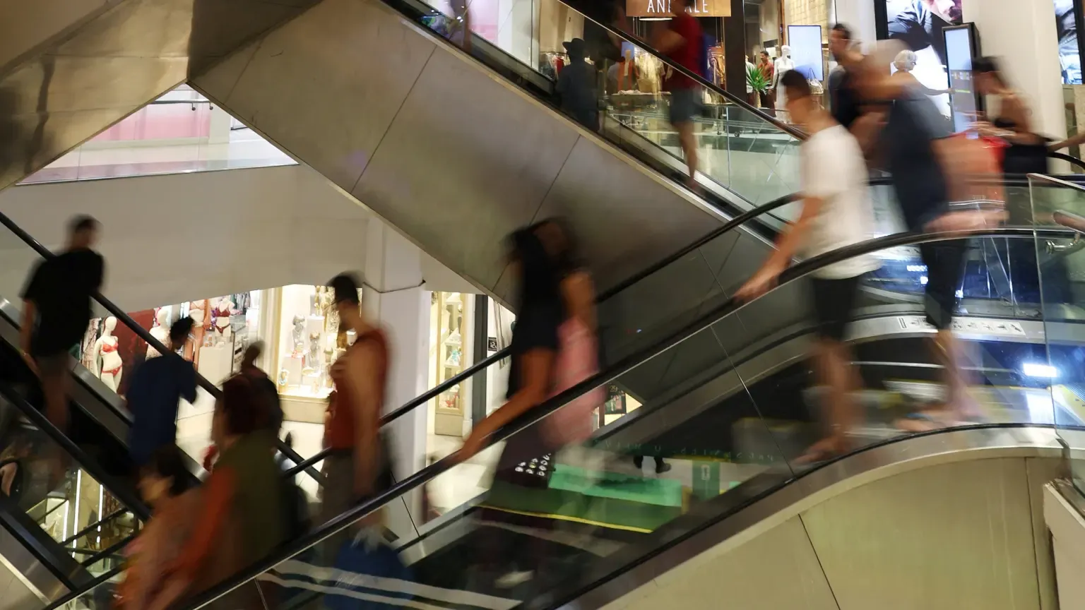 Varejo brasileiro avança 4,7% em julho impulsionado pelo mercado de trabalho, revela Stone